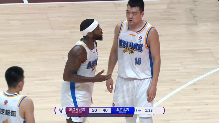 印度杯赛收官战，厮杀激烈场面动人心弦(中国vs印度足球)